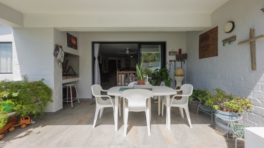 6 Bedroom Property for Sale in Agulhas Western Cape